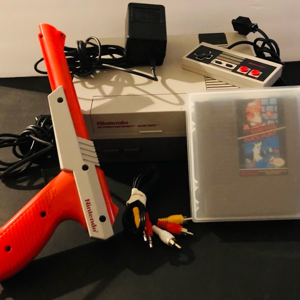 Vtg Nintendo NES Entertainment System 1985, Zapper, Super Mario/Duck Hunt, Cords